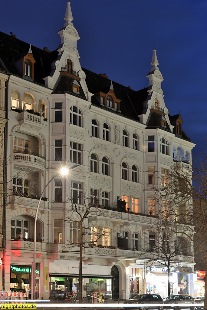 Berlin Schöneberg. Mietshaus mit hohem Schweifgiebel erbaut 1895-1896 von Wilhelm Broker. Hauptstrasse 134