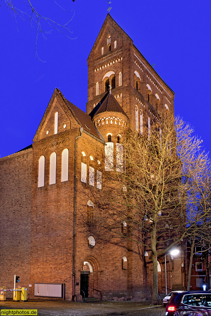 Berlin Steglitz Katholische Rosenkranzbasilika. Als Pfarrkirche erbaut 1899-1900 von Christoph Hehl. Kieler Strasse 11