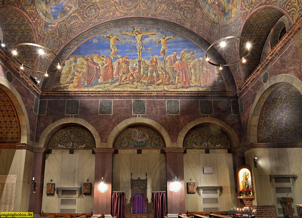 Berlin Steglitz Katholische Rosenkranzbasilika. Als Pfarrkirche erbaut 1899-1900 von Christoph Hehl. Seitenschiff. Malerei von Friedrich Stummels Theodor Nüttgens Karl Wenzel. Kieler Strasse 11