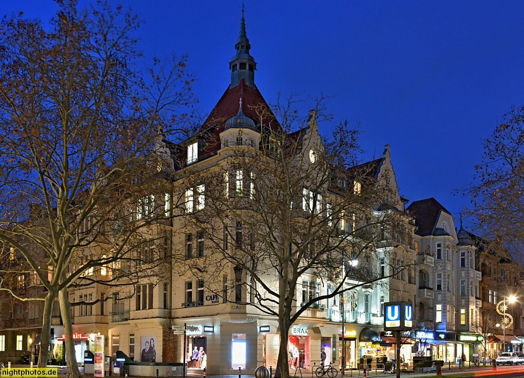 Berlin Steglitz. Mietshaus mit Schweifgiebeln Turm und Dachlaterne erbaut 1901-1902 durch Maurermeister Robert Metzger. Schlossstrasse 26