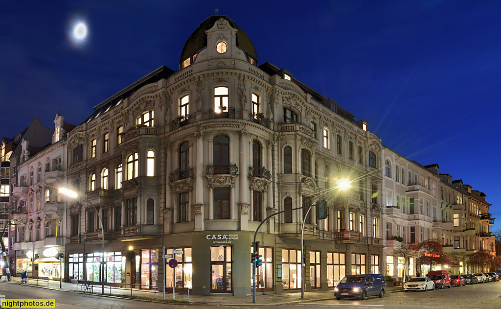 Berlin Steglitz. Mietshaus mit Kolossalpilastern erbaut 1897-1898 von Maurermeister C. Balzer. Albrechtstrasse 12 Ecke Schützenstrasse