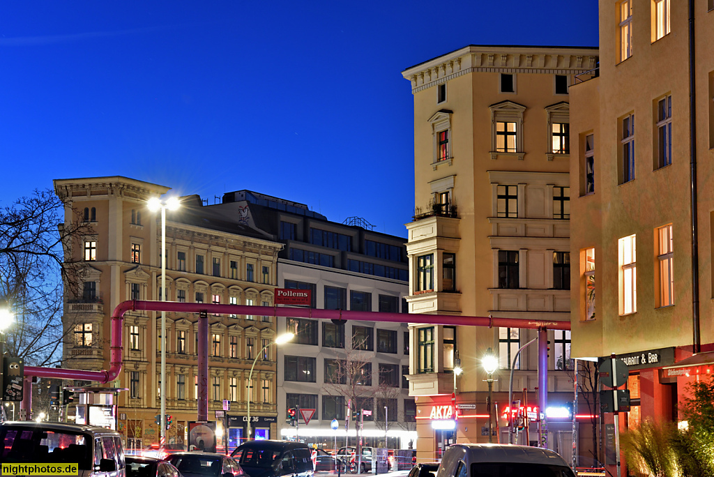 Berlin Kreuzberg. Altbau Eckhäuser Kottbusser Damm 13 und 15 im Gründerzeitstil an der Kottbusser Brücke