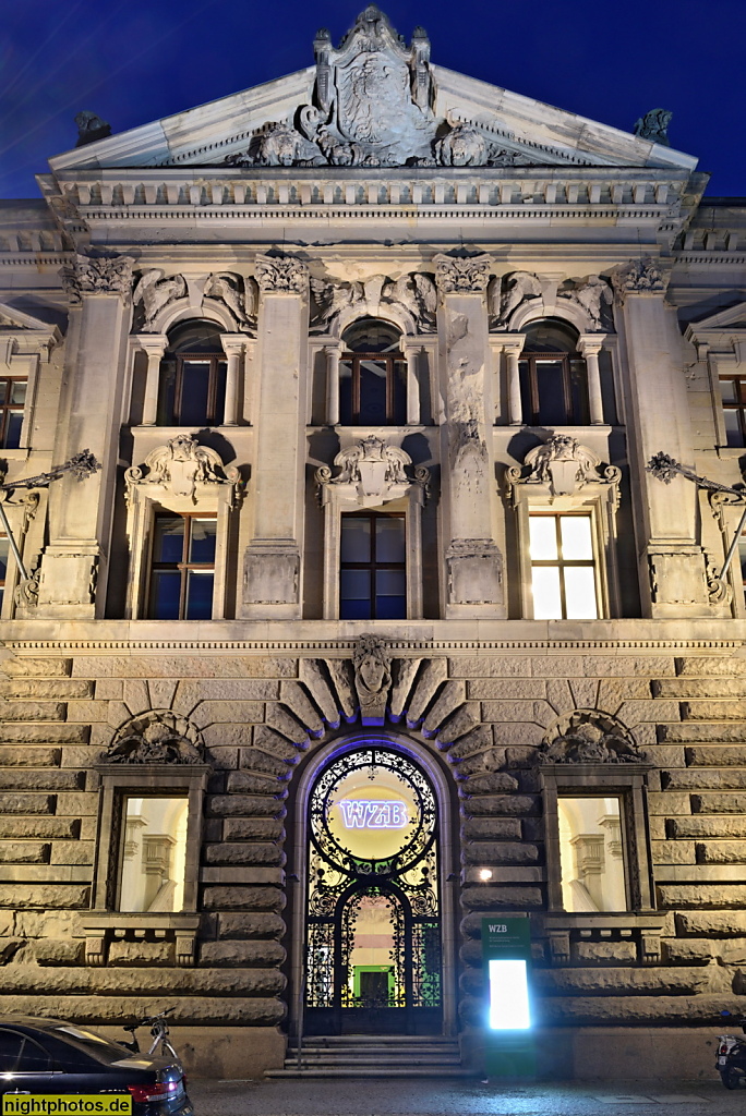 Berlin Mitte Tiergarten. WZB Wissenschaftszentrum Berlin für Sozialforschung seit 1988. Erbaut 1894 von August Busse als Reichsversicherungsamt im Stil der Neorenaissance. Reichpietschufer 50