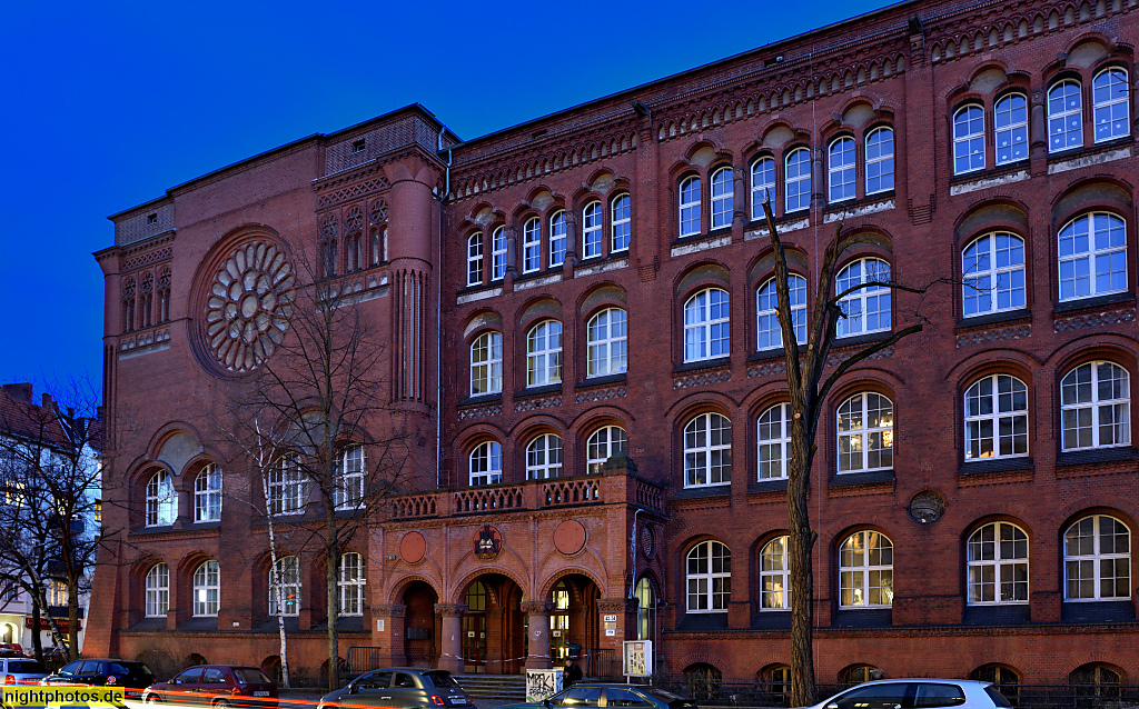 Berlin Schöneberg. Gustav-Langenscheidt-Schule seit 2010. Erbaut 1897-1899 von Stadtbauinspektor Paul Egeling. Scharnhorstschule seit 1938. Riesengebirgs-Oberschule seit 1956. Belziger Strasse 43-51