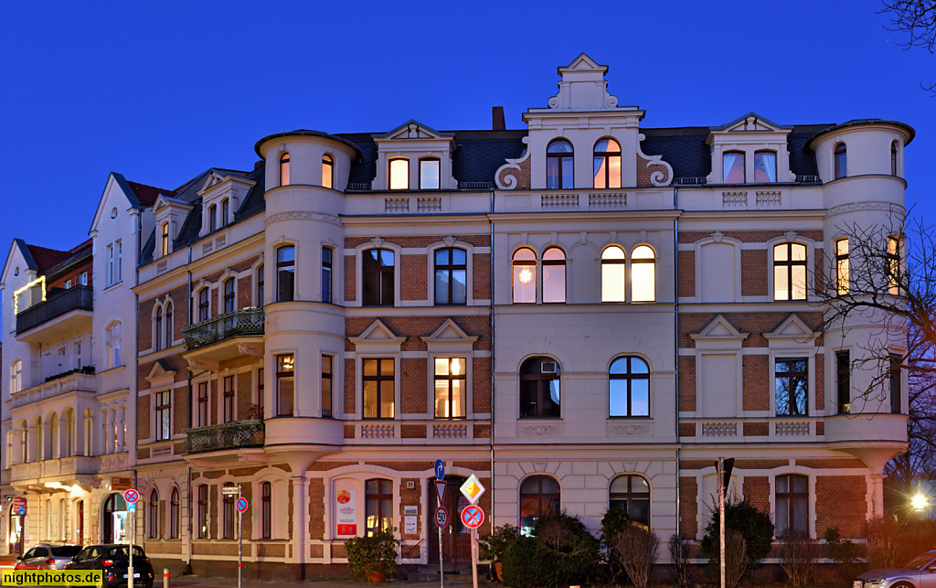 Berlin Zehlendorf. Mietshaus erbaut 1898-1899 von Fritz Schirmer. Anbau 1913 von M. Grothe. Machnower Strasse 21