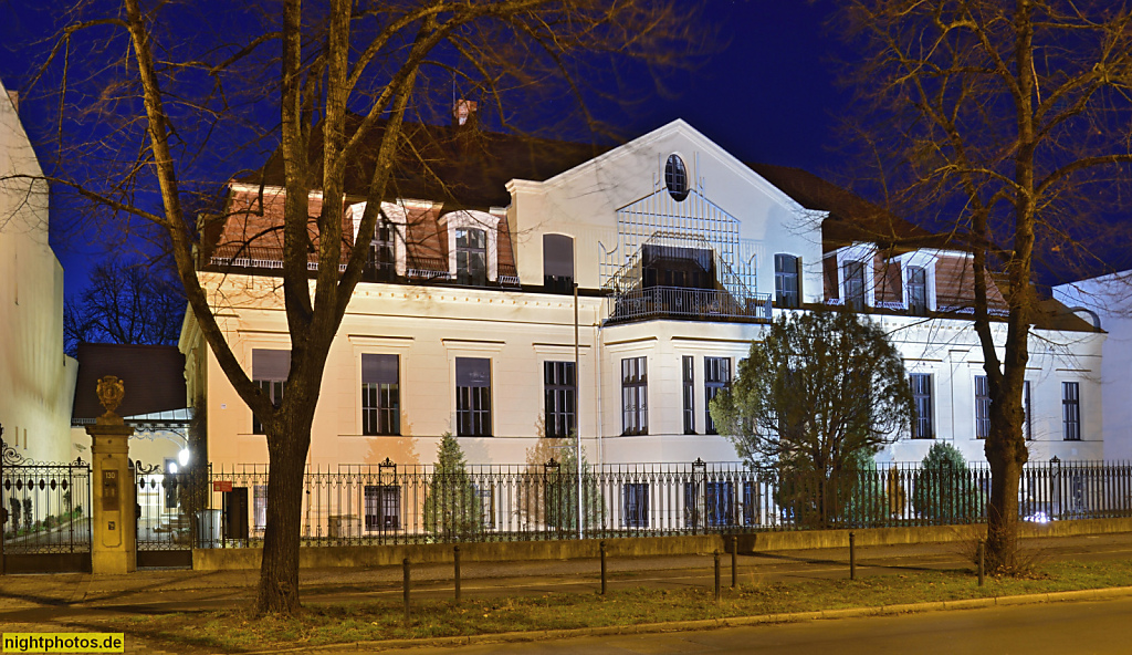 Potsdam Institute for Advanced Sustainability Studies (IASS). Erbaut 1834 als Villa von Kleist. Umbau 1911 von Otto Rehnig. Berliner Strasse 130