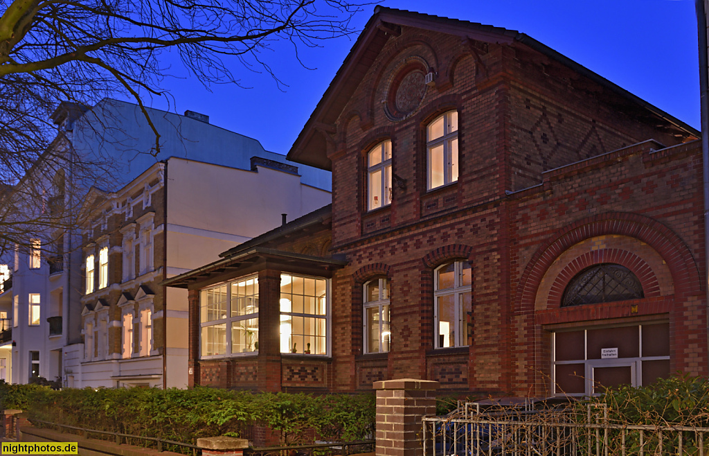 Berlin Friedenau Landhaus erbaut 1886 von Max Nagel. Perelsplatz 12. Hinten Landhaus erbaut 1888 von H. Franzke. Perelsplatz 13