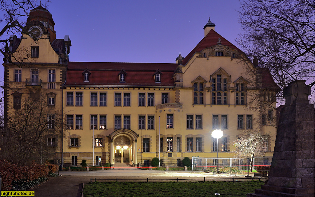 Berlin Friedenau. Friedrich-Bergius-Schule erbaut als Gymnasium Friedenau 1901-1902 von Paul Engelmann und Erich Blunck. Perelsplatz 5-9