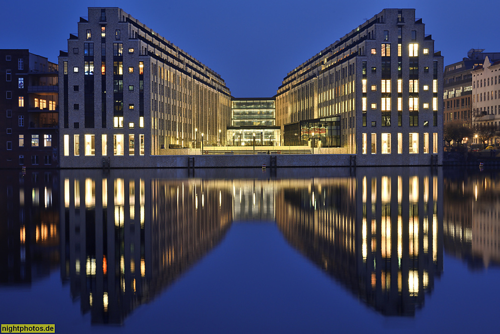 Berlin Kreuzberg Bürogebäude Cuvry Campus erbaut 2021 von Porr Design & Engineering auf Basis Entwurf von Architekt Reinhard Müller und Tchoban Voss. Aussenanlagen Kretschmer Tauscher Landschaftsarchitekten. Cuvrystrasse 50-51