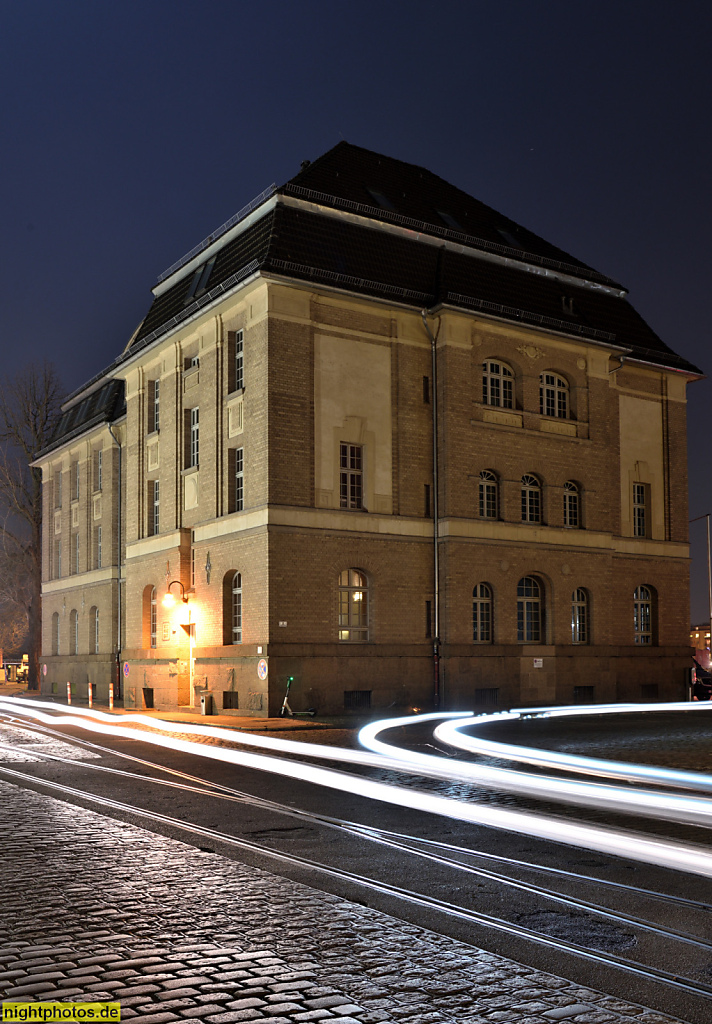 Berlin Friedrichshain Mediaspree. Strandgutmedia GmbH. Erbaut 1907-1913 von Stadtbaurat Friedrich Krause als Speicher- und Verwaltungshaus des Osthafen. Stralauer Allee 8