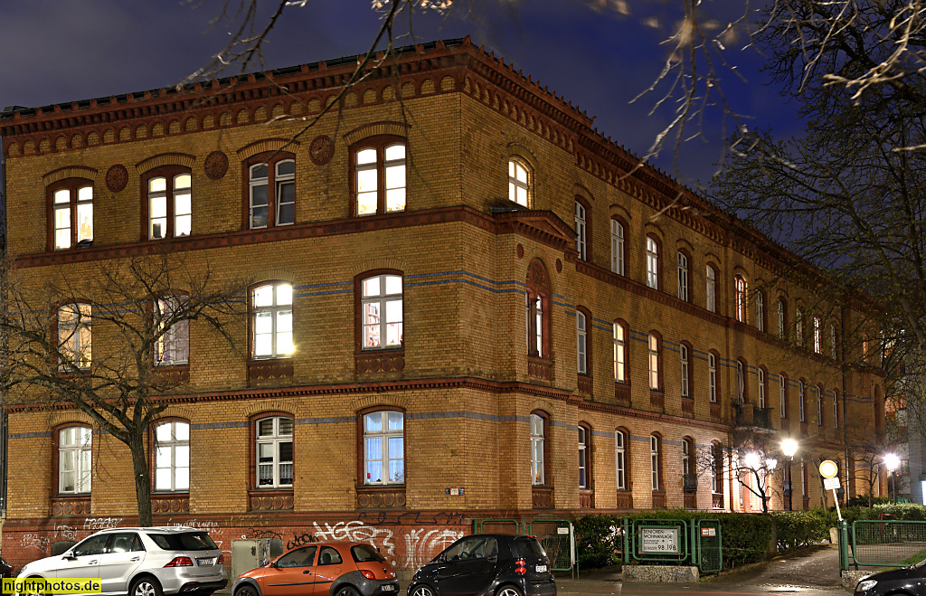 Berlin Mitte Gesundbrunnen. Seniorenwohnhaus erbaut 1886-1887 von Hermann Blankenstein und Gustav Erdmann für die Kaiser-Wilhelm- und Kaiserin-Augusta-Stiftung. Schulstrasse 98