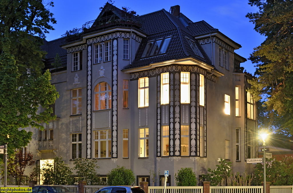 Berlin Grunewald. Mietshaus erbaut 1908-1909 von Otto Hausherr Humboldtstrasse 34 Ecke Lynarstrasse