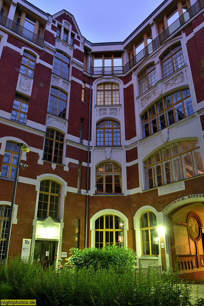 Berlin Schöneberg. Meisenbach Höfe. Erbaut 1892-1893 von Felix Wolff und 1898-1900 von Emil Schütze für die Graphische Kunstanstalt Meisenbach Riffarth und Co. Hauptstrasse 8