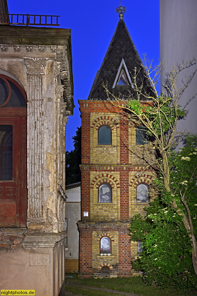 Berlin Heinersdorf. Taubenturm erbaut 1876 auf dem Vierseithof des Pferdehändlers Carl Wilhelm Meye. Romain-Rolland-Strasse 49
