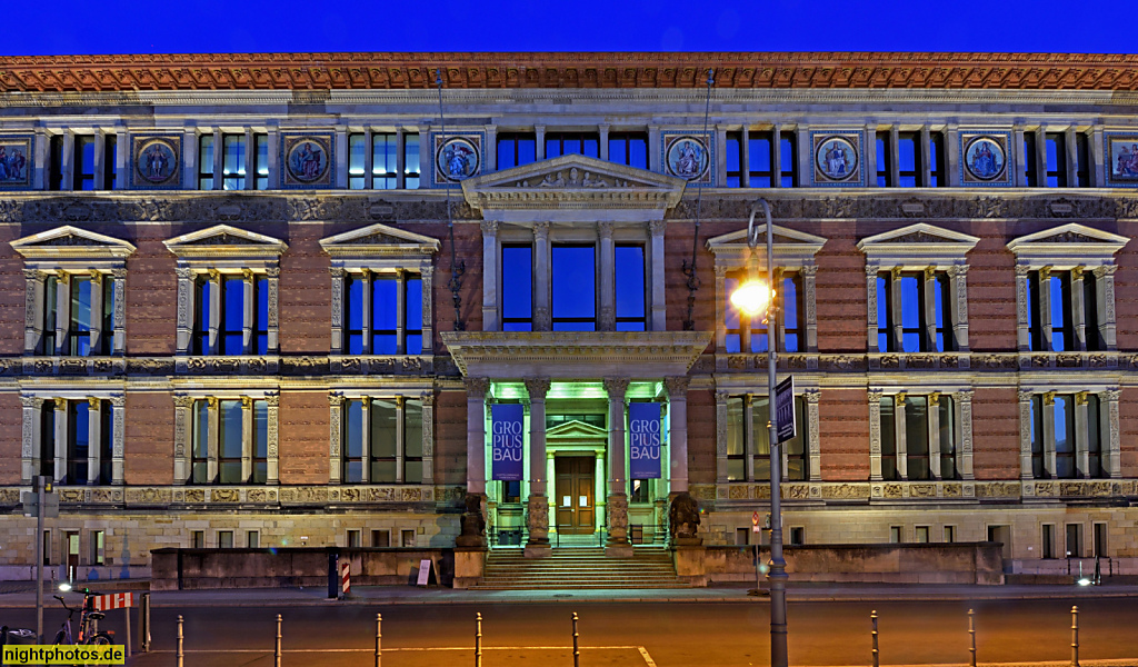 Berlin Kreuzberg Martin-Gropius-Bau Ausstellungshaus. Erbaut 1877-1881 als Kunstgewerbemuseum von Martin Gropius und Heino Schmieden im Stil der Neorenaissance. Nordseite