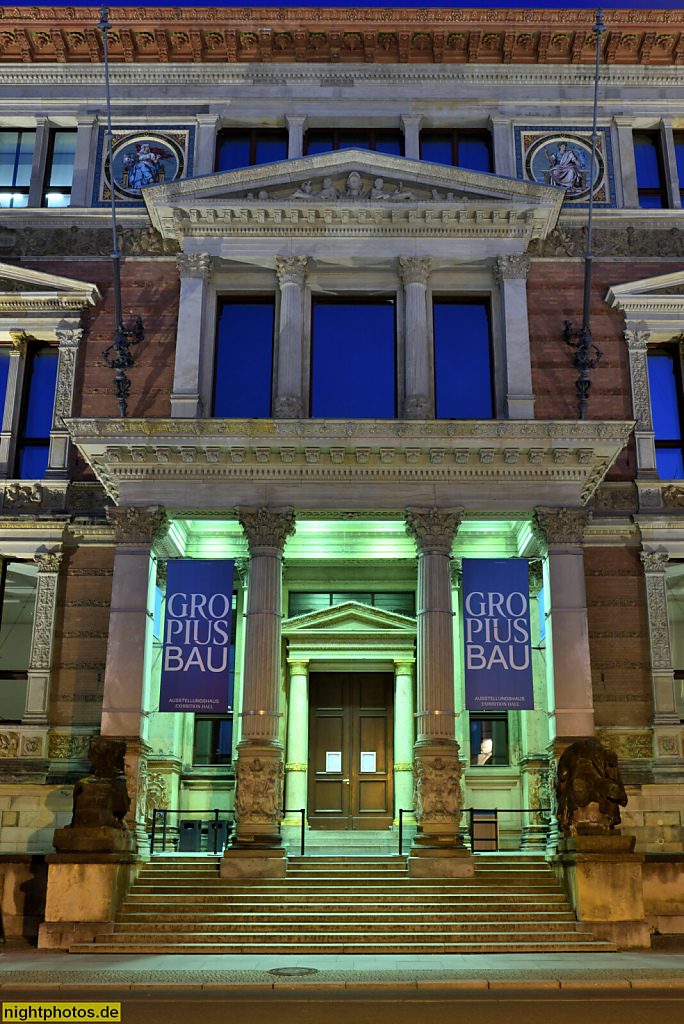 Berlin Kreuzberg Martin-Gropius-Bau Ausstellungshaus. Erbaut 1877-1881 als Kunstgewerbemuseum von Martin Gropius und Heino Schmieden im Stil der Neorenaissance. Nordseite