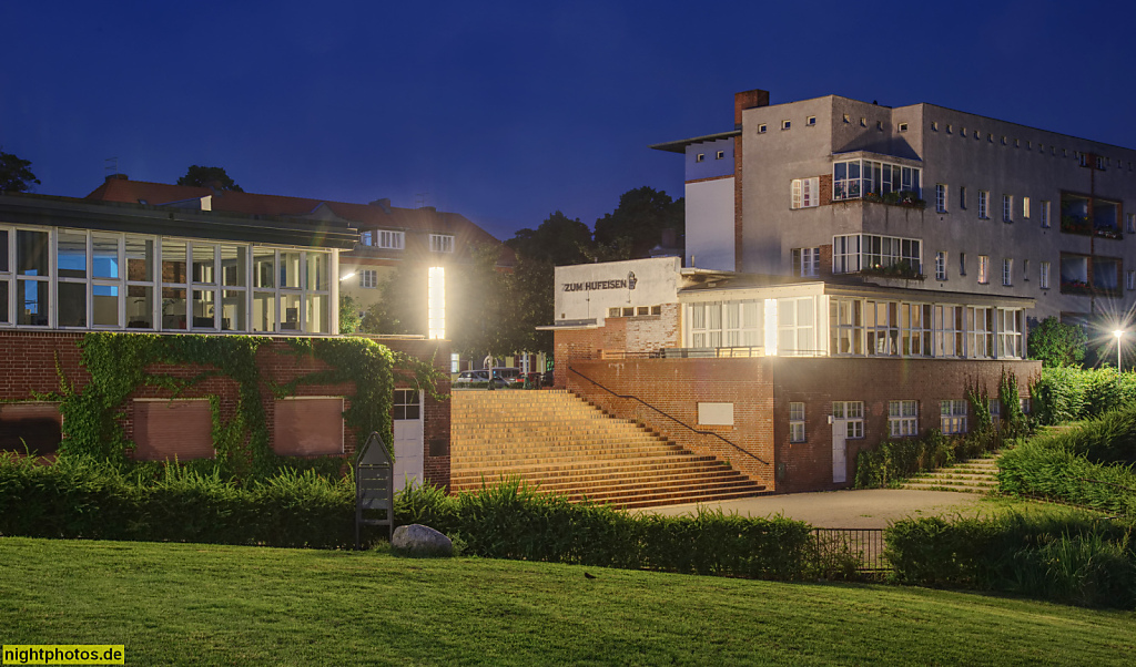 Berlin Neukölln Britz Hufeisensiedlung erbaut von Bruno Taut und Martin Wagner 1925-1933 Portalbauten. Seit 2008 UNESCO-Welterbe