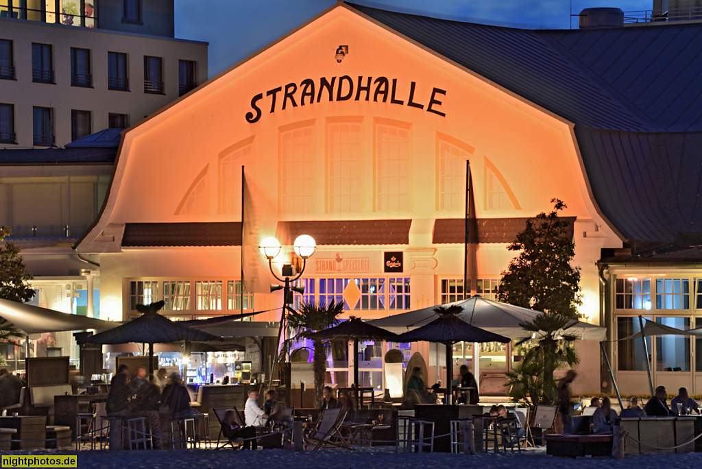 Grömitz Seebrücke Strandhalle an der Kurpromenade 56