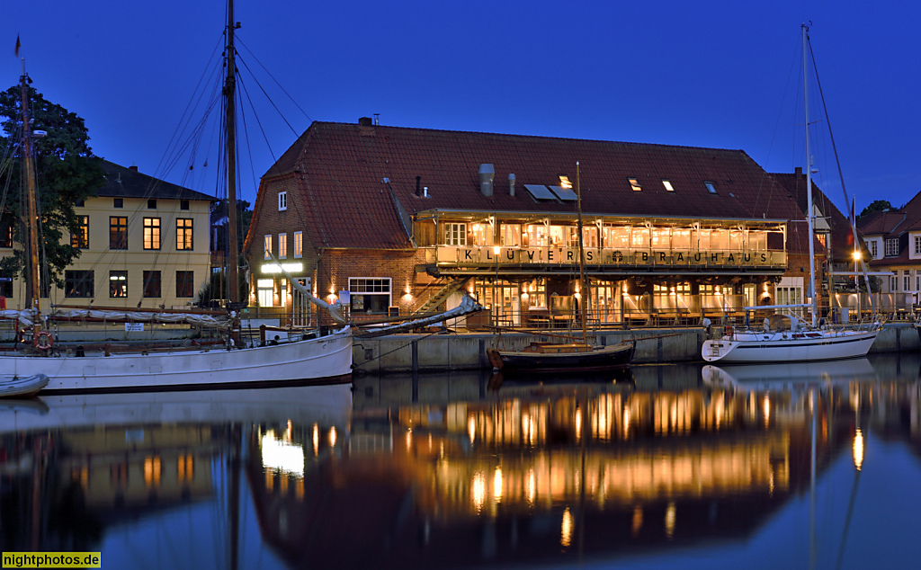 Neustadt in Holstein. Klüvers Brauhaus am Hafen. Erbaut als Fischhalle. Umbau Restaurant 2004 von Olaf Klüver. Schiffbrücke 2-4