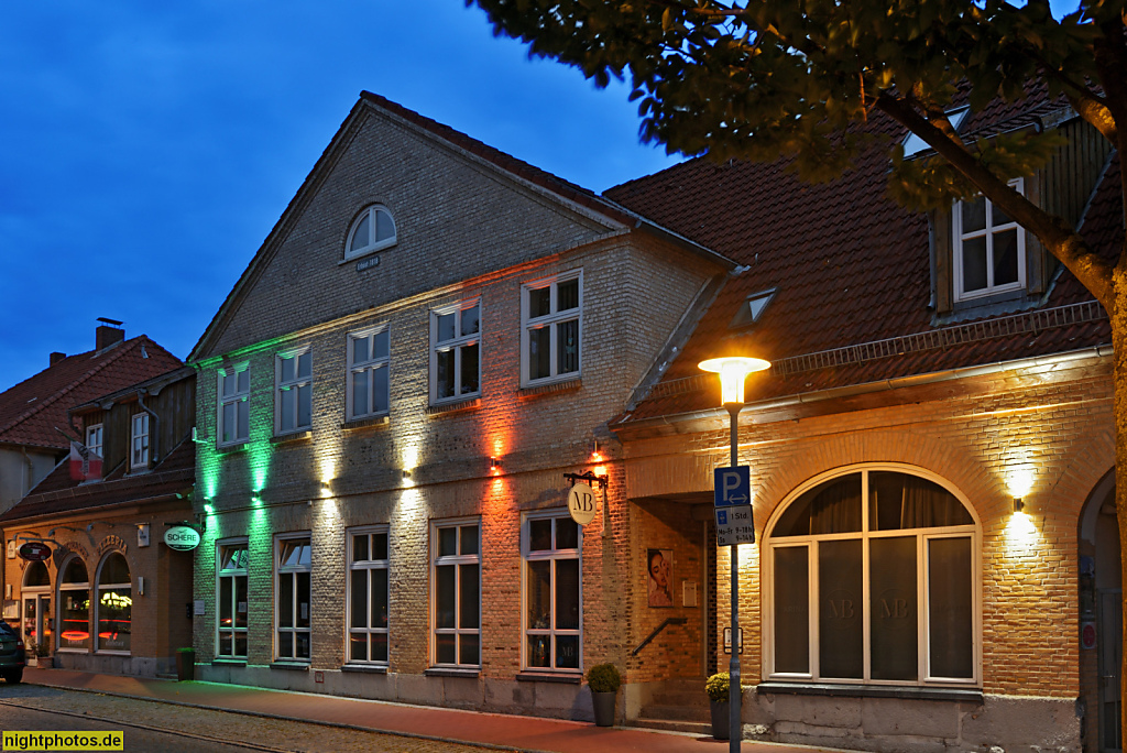 Neustadt in Holstein. Altstadthaus erbaut 1818 mit Dreiecksgiebel. Waschgrabenstrasse 5-7