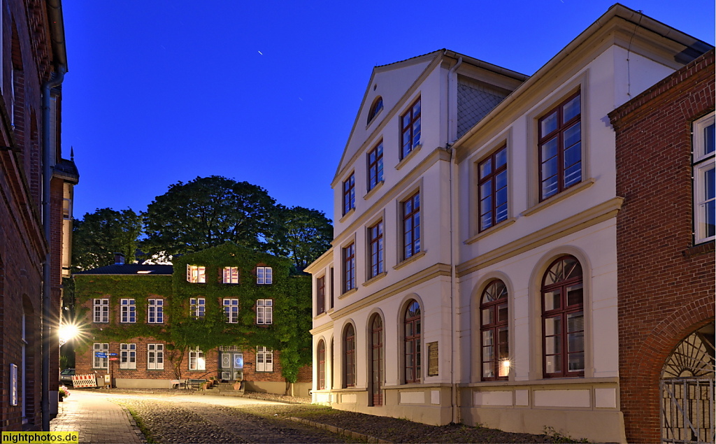 Plön. Rathaus erbaut als Gymnasium. Schlossberg 4