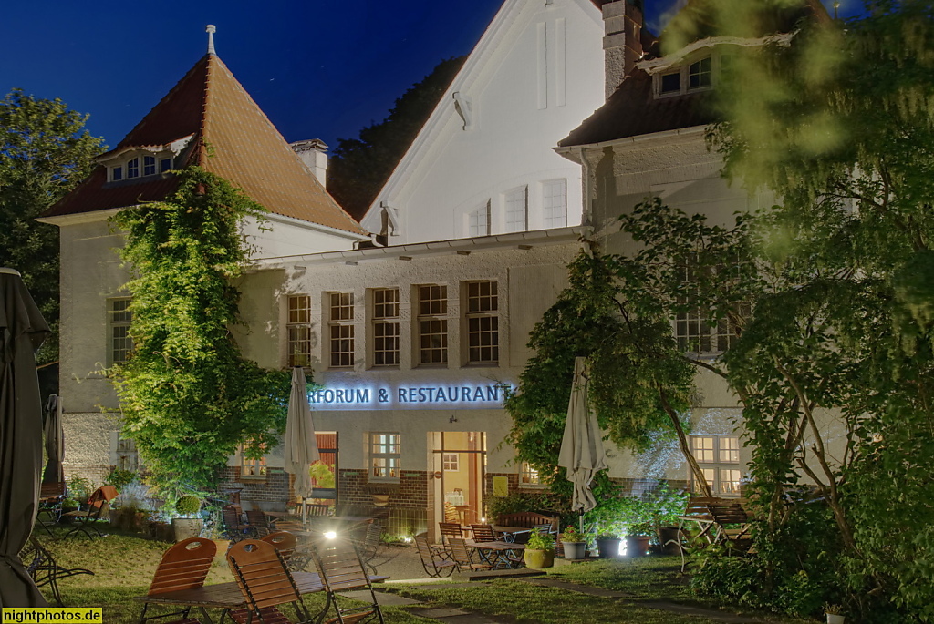 Schloss Plön. Kulturforum und Restaurant in der Alten Schwimmhalle erbaut 1908 im Jugendstil. Errichtet für die Söhne Kaiser Wilhelms II als Schwimm- und Sportbad. Schlossgebiet 1a