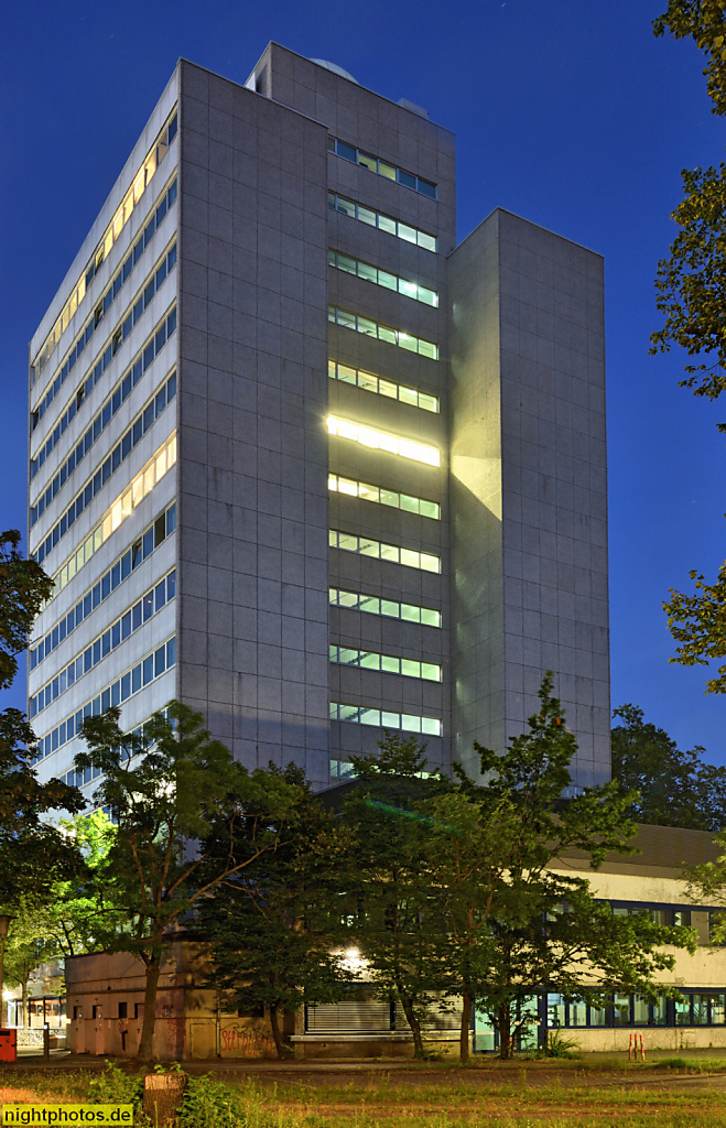 Berlin Charlottenburg. Fraunhofer Institut für Nachrichtentechnik erbaut 1963-1968 von Carl Heinz Schwennicke als Heinrich-Hertz-Institut für Schwingungsforschung. Einsteinufer 37