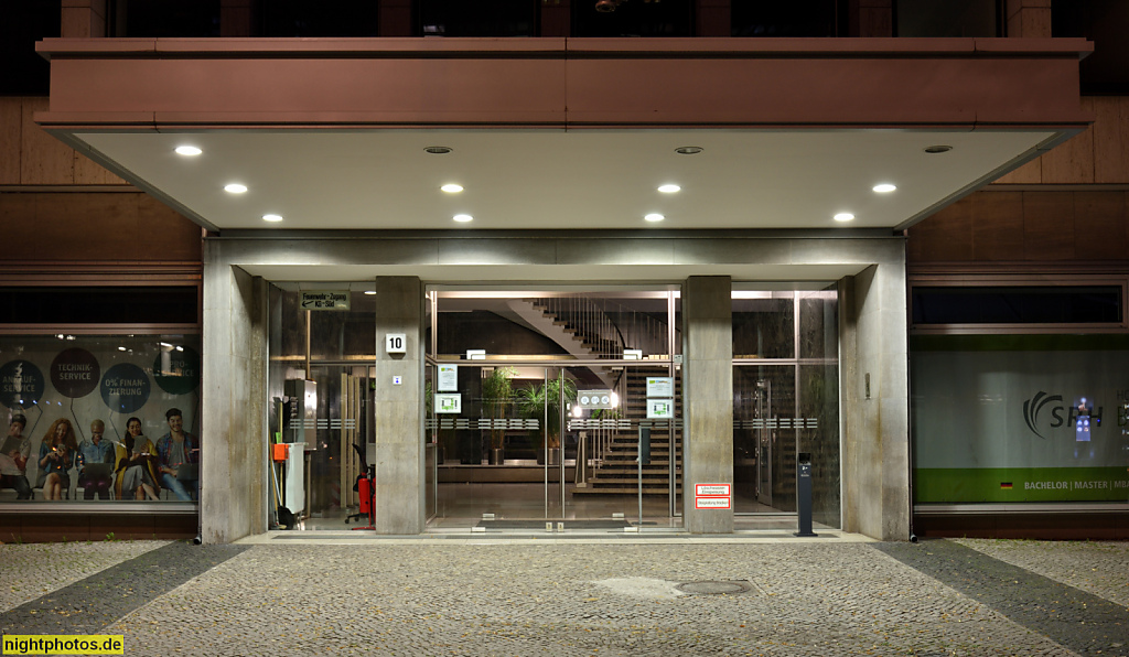 Berlin Charlottenburg. Pepperhaus erbaut 1960-1962 von Sobotka und Müller für Rundfunkgroßhandlung Karl-Heinz Pepper GmbH. Ernst-Reuter-Platz 10