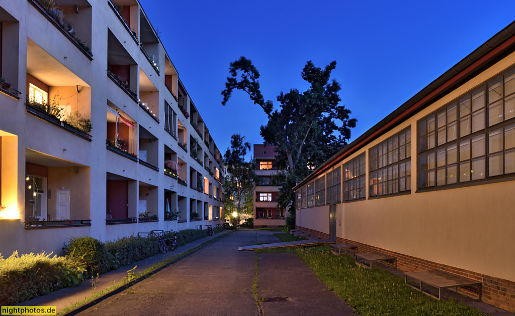 Berlin Prenzlauer Berg. Wohnstadt Carl Legien. Erbaut 1928-1930 von Bruno Taut und Franz Hillinger für GEHAG. Siedlung der Berliner Moderne im UNESCO Weltkulturerbe. Roter Hof zwischen Sodtkestrasse und Gubitzstrasse