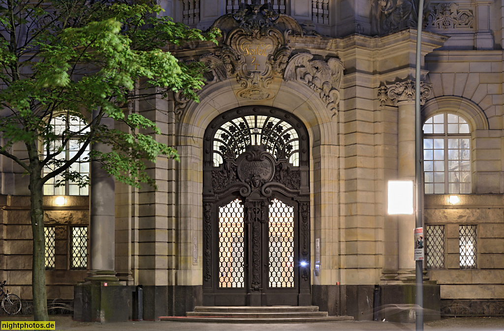 Berlin Mitte Moabit. Landgericht Berlin. Amtsgericht Tiergarten. Erbaut 1902-1906 von Rudolf Mönnich und Carl Vohl nach Vorentwurf von Paul Thoemer und Jean Fasquel im neobarocken Stil. Turmstrasse 89-93