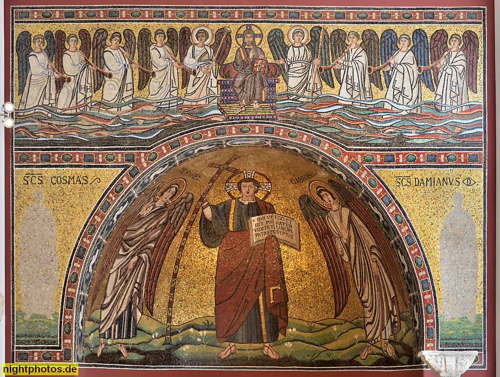 Berlin Mitte Bode-Museum erbaut 1898-1904 von Ernst von Ihne für Kaiser Wilhelm II. Apsismosaik aus Ravenna 545. Tesserae aus farbigen Smalten und Stein