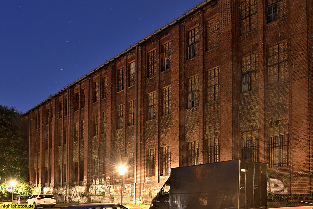 Berlin Spandau Stresow. Ehemalige Geschützgiesserei. Bohrwerkstatt erbaut bis 1855. Strassenseite. Obermeierweg 18