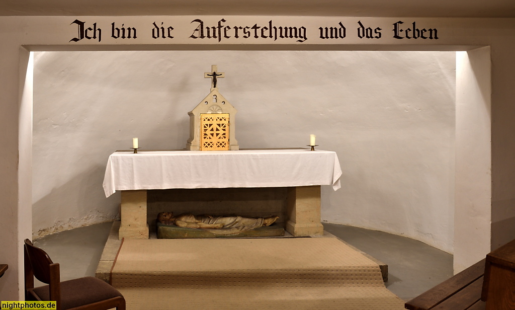 Berlin Prenzlauer Berg. Katholische Herz-Jesu-Kirche erbaut 1897-1899 von Christoph Hehl. Kapelle in der Krypta. Ehemaliger Schutzraum. Fehrbelliner Strasse 98-99