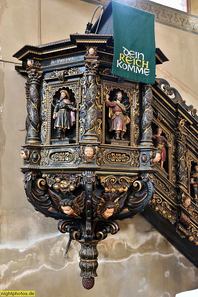 Görlitz. Evangelische Dreifaltigkeitskirche erbaut 1420-1450 als gotische Franziskaner Klosterkirche. Barocker Kanzelkorb erschaffen 1670 vom Zittauer Bildhauer Michael Bubenik. Tischlermeister Wenzel Hempel. Maler Johann Geisius