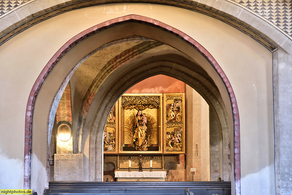 Görlitz. Evangelische Dreifaltigkeitskirche erbaut 1420-1450 als gotische Franziskaner Klosterkirche. Barbarakapelle angebaut 1450-1475. Retabel 'Die goldene Maria' erschaffen 1510-1515