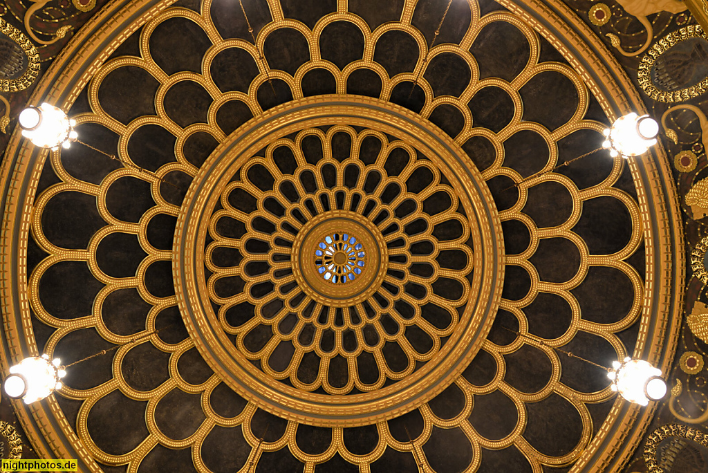 Görlitz. Synagoge erbaut 1909-1911 als Monumentalbau von Lossow und Kühne. Stadterwerb 1963. Saniert ab 1991. Europäisches Kulturzentrum seit 2021. Kuppel