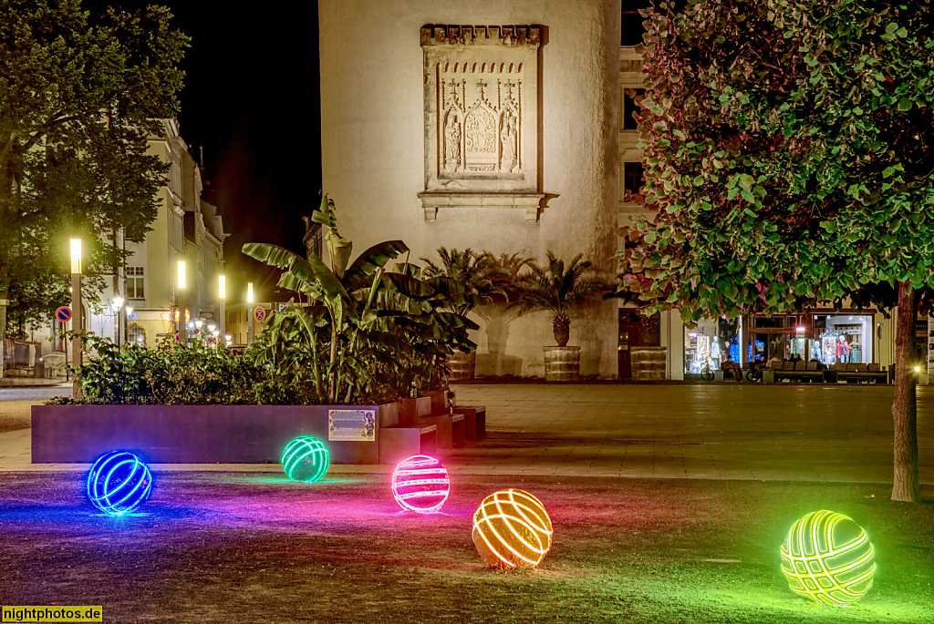 Görlitz. Marienplatz mit Frauenturm. Lichtkunst Lichtinstallation