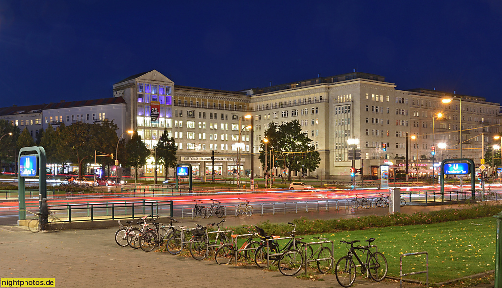 Berlin Friedrichshain. Frankfurter Tor. Erbaut 1954-1956 vom Entwurfskollektiv Hanns Hopp. Frankfurter Allee 1-5 Ecke Petersburger Strasse und Warschauer Strasse