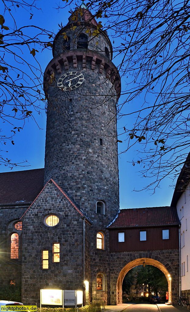 Berlin Steglitz. Lukaskirche. Im neuromanischem Stil aus Findlingsgranit erbaut 1914-1919 von Baurat Walter Kern an der Friedrichsruher Strasse 6a