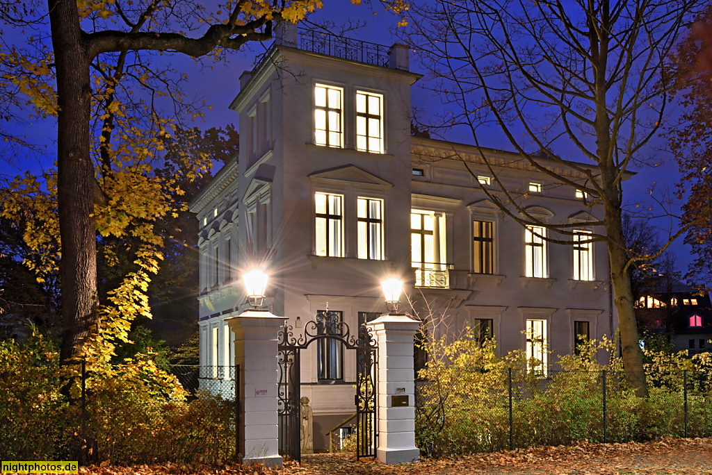 Berlin Südende. Haus der Musik der Leo-Borchardt-Musikschule Steglitz. Erbaut 1872-1873 als Wohnhaus für Bankier Eduard Mamroth. Sanierung 2010-2014 durch Pauly-Kayser und Grünewald Architekten. Grabertstrasse 4