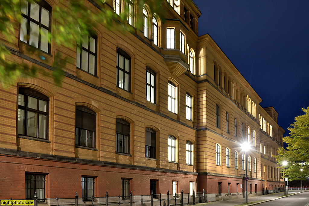 Berlin Mitte. Robert-Koch-Forum. Spätklassizistisch. Erbaut 1907-1908 von Architekt Georg Thür als Erweiterungsbau für das Chemische Institut in der Bunsenstrasse