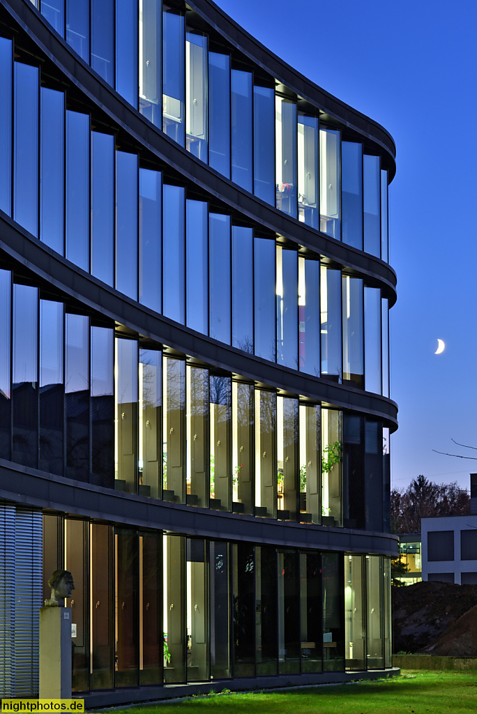 Berlin Buch. Nikolaj-Timoféeff-Ressovsky-Haus. Büro- und Laborgebäude erbaut 2005 von Volker Staab. Max-Delbrück-Centrum für Molekulare Medizin. MDC Leibniz-Institut für Molekulare Pharmakologie. Robert-Rössle-Strasse 10 Haus 87