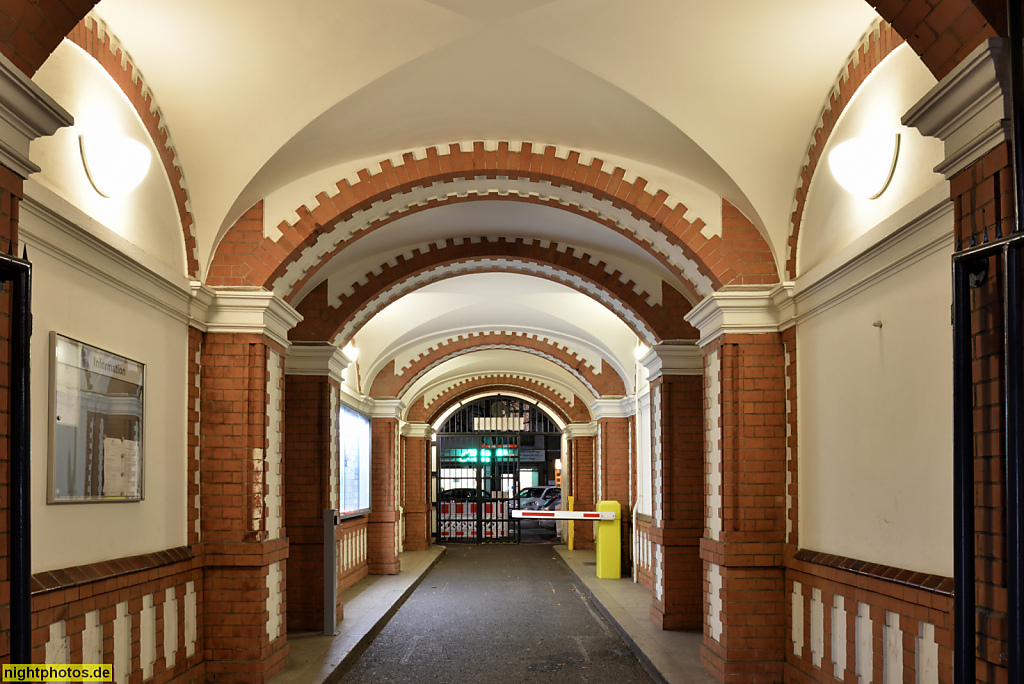 Berlin Friedenau. Goerzhöfe. Fabrikgebäude und Wohngebäude erbaut 1897-1898 von Waldemar Wendt und Paul Egeling für Optische Anstalt C. P. Goerz. Rheinstrasse 44-46