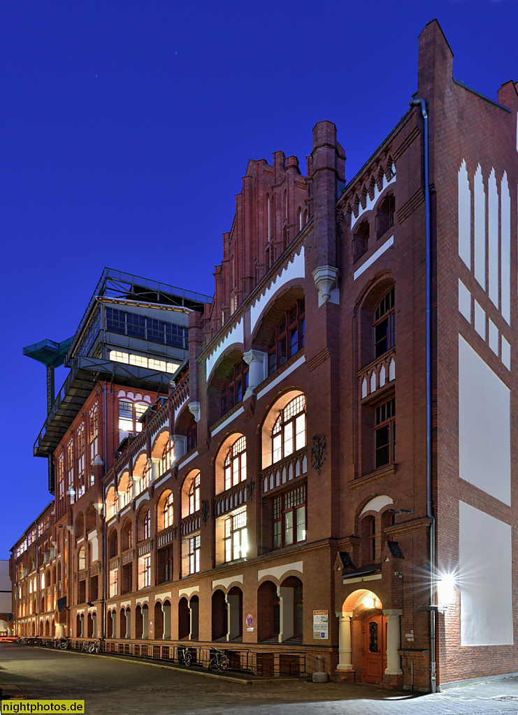 Berlin Friedenau. Goerzhöfe. Fabrikgebäude erbaut 1899 von Waldemar Wendt und Paul Egeling für Optische Anstalt C. P. Goerz. Stahlskelett Turm erbaut 1915. Rheinstrasse 44-46