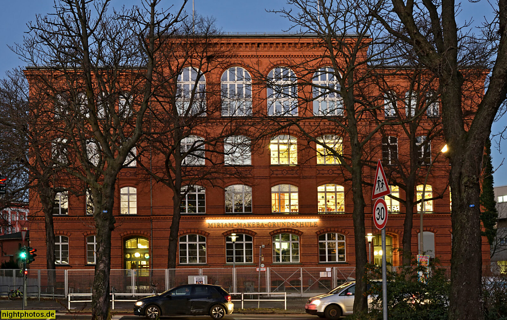 Berlin Mitte Moabit. Miriam-Makeba-Grundschule. Erbaut 1894-1895 von Hermann Blankenstein als Gemeindeschule. Levetzowstrasse 26