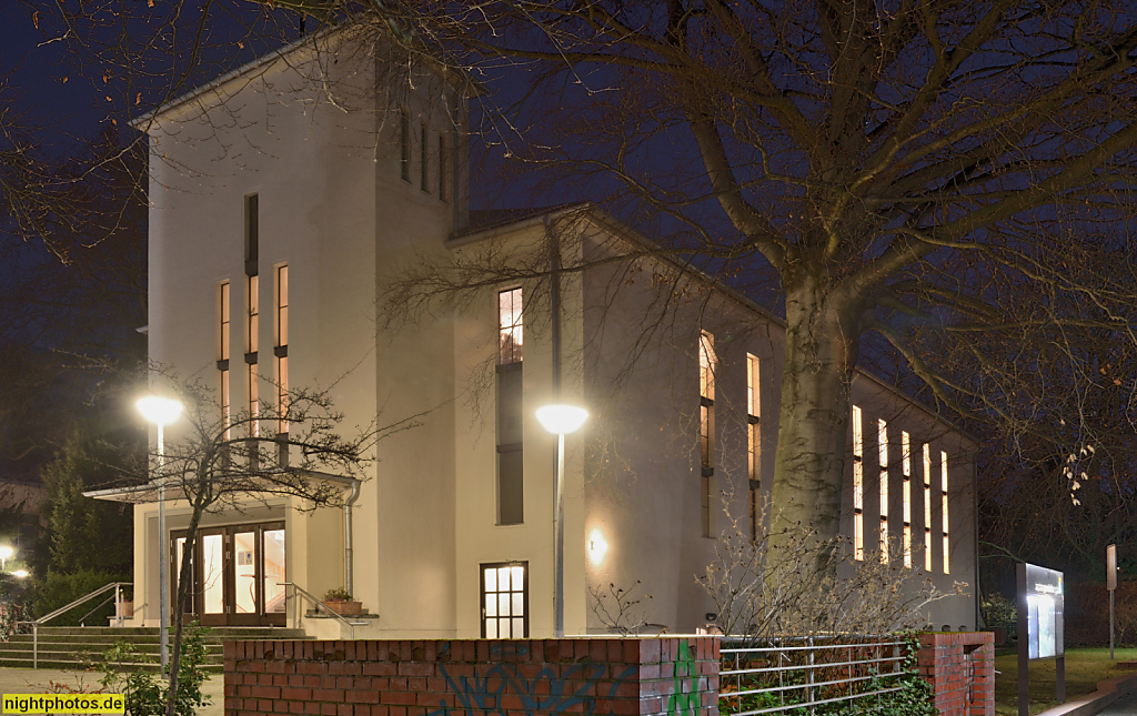 Berlin Steglitz. Baptistenkirche Steglitz. Erbaut 1952–1953 von Erich Splitt. Rothenburgstrasse 12A