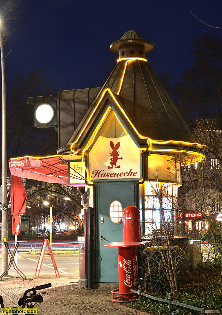 Berlin Charlottenburg. Kiosk auf dem Savignyplatz. Erbaut 1905 von Alfred Grenander. Instandsetzung 1987