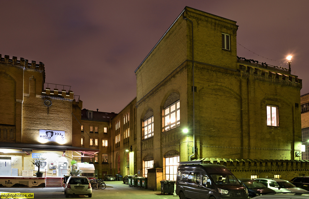 Berlin Kreuzberg. Gewerbehof mit Mampe Spirituosen. Erbaut 1898-1899 von Erdmann und Spindler als Berliner Bierbrauerei AG. Ehemaliges Kesselhaus. Am Tempelhofer Berg 6