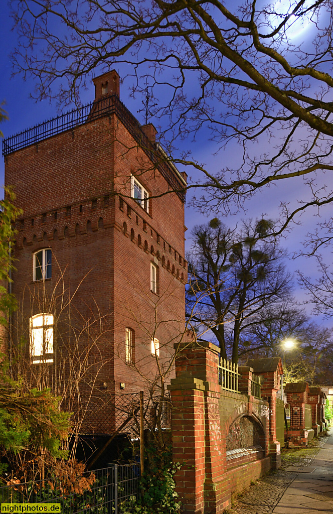 Berlin Steglitz. Villa mit Vorgarteneinfriedung erbaut 1883 von Max Nagel. Umbau 1907-1908. Turmbau im Burgenstil mit Zinnen. Grunewaldstrasse 20