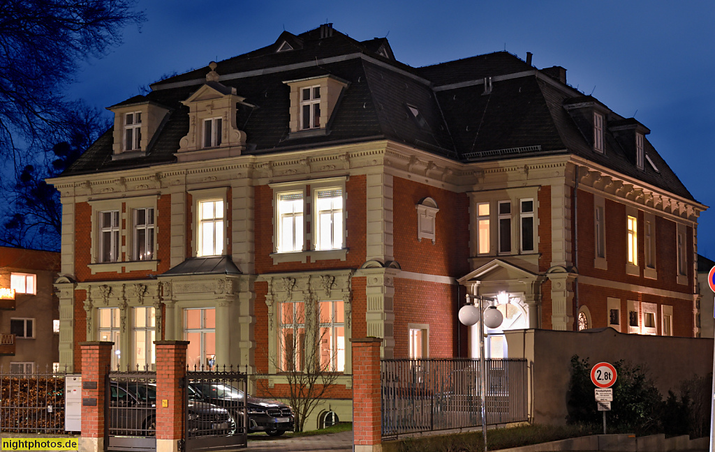 Berlin Steglitz. Einfamilienhaus erbaut 1886 von Ludwig Kuehn für Kaufmann Willy Kloner. Umbau 1901 und Umbau 1951. Grunewaldstrasse 24